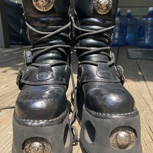 VINTAGE NEW ROCK LEATHER BOOTS SPRINGS COILS 6-½